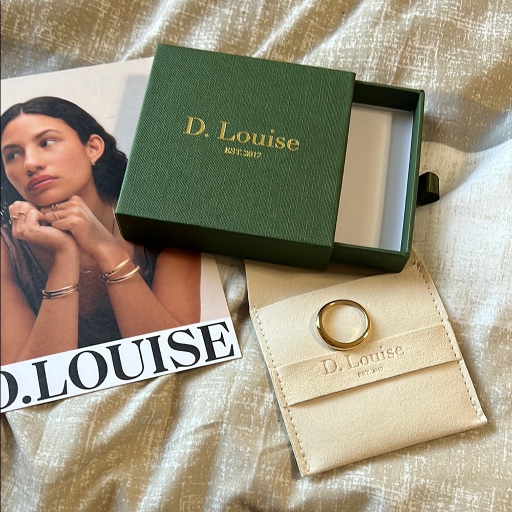 D Louise Classic Wave Ring size 7